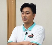 '뭉찬2' 안정환, 금의환향한 박준용과 포옹 "고생했다"