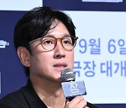 이선균, ‘잠’ GV에서 부드러운 인사말 [포토엔HD]