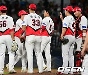 KIA 타이거즈,'12-4 대승 3연승 질주' [사진]