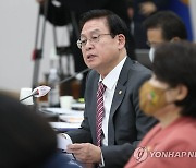 與 정우택, '청소년도 강력범죄 예고하면 신상공개' 법안 발의