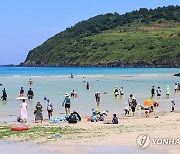 가는 여름이 아쉬워…막바지 물놀이