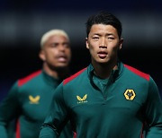 Hwang Hee-chan leaves with possible injury as Wolves beat Everton