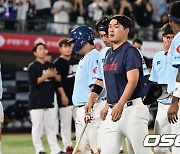 KT전 스윕패 당한 롯데, 아쉬움 가득한 나균안 [사진]