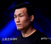 '코리안 좀비' 정찬성, 할로웨이에 3R KO패…"그만하겠다" 은퇴 선언