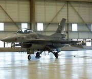 우크라이나 "내년 봄 F-16 전투기 투입…게임체인저 될 것"