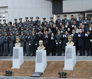 독립군 홍범도의 ‘공산당 이력’…육사, 흉상 이전 추진 논란