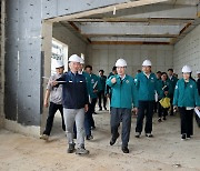 고흥군, 팔영대교 쉼터 현장에서 간부회의 개최