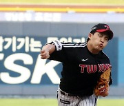 Cracks start to show as LG Twins lose three in a row