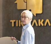 ‘7인의 탈출’ 백발 된 엄기준, 충격 비주얼