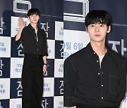 황민현, 영화관 밝히는 황태자 비주얼[엑's HD화보]