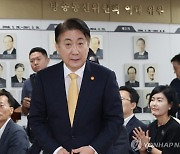 이동관 "공영방송 구조 개혁…서비스·재원·인력구조 개편"(종합)