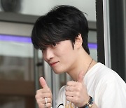 김재중, 오늘 기분 엄지척