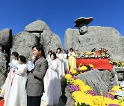 “한가지 소원은 꼭 들어 줍니다” … 경산 갓바위 소원성취 축제 개최