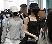 아이브 안유진-장원영, 도도하게 입국하는 ‘안녕즈’ [포토엔HD]