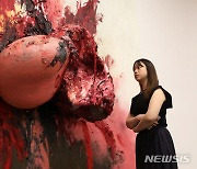 '아니쉬 카푸어'의 반전…잔혹한 아름다운 세계[박현주 아트클럽]