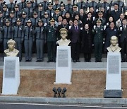 육사 "홍범도 장군 흉상, 학교 밖으로 옮긴다"