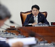 발언하는 장제원 과학기술정보방송통신위원회 위원장