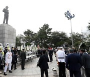 19일간 열리는 인천상륙작전 전승행사… 월미도 희생자 추모는 고작 15분