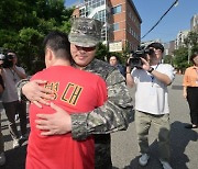 '항명' 혐의 해병대 전 수사단장 구속 기로... 군검찰 "거짓 적시해 명예 훼손"