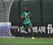 '16분 만에 해트트릭' 김포 루이스, K리그2 29R MVP 선정