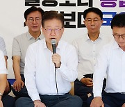 이재명 “단식 외엔 할 수 있는 게 없어…민생 절망에 공감하는 방법”