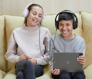 Belkin Launches Kid-sized Comfort and High-quality Sound With the SoundForm Inspire Headset for Kids