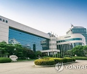 前외교장관들이 보는 가치 외교…"국익 부합" vs "득실 따져야"