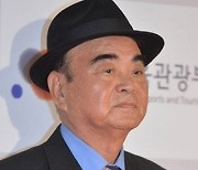 '아리조나 카우보이' 원로가수 명국환, 별세…향년 96세