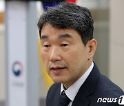 이주호 "선생님들 학교 지켜달라"