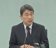 이주호 교육장관 "선생님들은 학생 곁에서 학교 지켜달라"