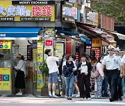 활기 띠는 명동… "관광객 부쩍 늘어… 유커도 몰려올 것" [현장르포]