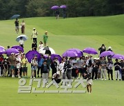 [포토]  서연정, 팬들 앞에서 세컨샷