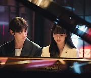 황민현, 연인된 ♥김소현과 폭풍전야 속 달콤·낭만 데이트('소용없어 거짓말')