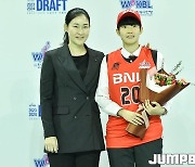 [JB포토]  WKBL 드래프트 , BNK썸 효성여고 김정은 지명 (1라운드 2순위)