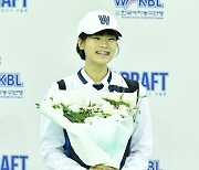 [JB포토]  우리은행, 1라운드 6순위로 분당경영고 변하정 지명