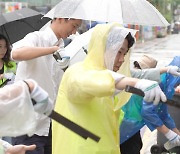 ‘걷고 싶은 대학로’ 삼정펄프, 혜화동 쓰레기 줍기 캠페인 성료