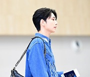 세븐틴 조슈아, '차분한 출국길' [사진]