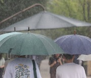 부산·울산 구름 많고 한때 비...오후 내륙 곳곳 소나기