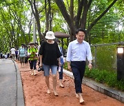 황톳길에 황토족탕까지… 맨발이 행복한 안산[현장 행정]