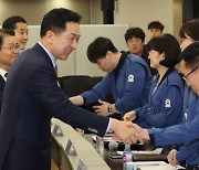 與 "정기국회에서 임금 체불 제재 강화법 처리"