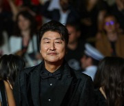 송강호, BIFF '올해의 호스트' 선정…내홍 공백 메울 구원투수로