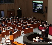 조응천 "단식 이재명 손잡아 줄 의향 있나"…한 총리 "생각해 보겠다"