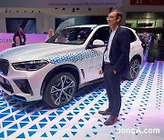 [iaa]5년 내다보는 BMW 수소차… “iX5 하이드로젠 진화 기대”