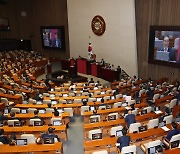 野 “홍범도 공산당 폄훼, 극우본색” vs 韓총리 “野, 흉상 이전 이념화”