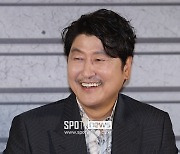 송강호, BIFF 28년 역사 최초 '호스트'…위기의 구원투수 될까[이슈S]