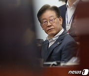 단식 7일차, 국방위 참석한 이재명 대표