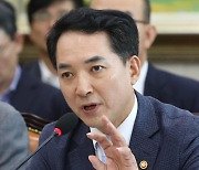 답변하는 박민식 장관