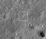 달 남극에 생긴 ‘지구인의 흔적’…인도 월면 착륙 지점 포착