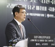 인사말하는 최응천 문화재청장