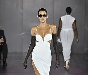 NYFW Spring/Summer 2024 - PrettyLittleThing - Runway